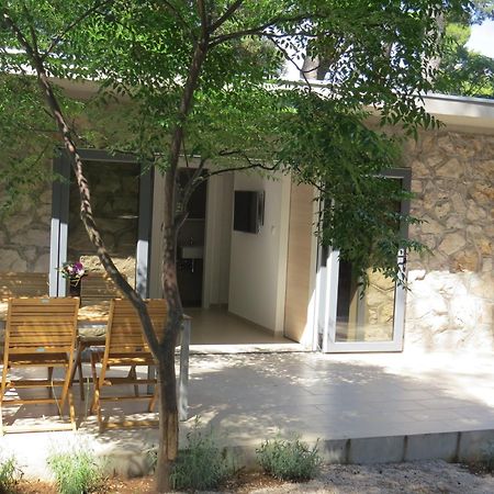Camping Mia Bungalow & Mobile Home Биоград-на-Мору Экстерьер фото