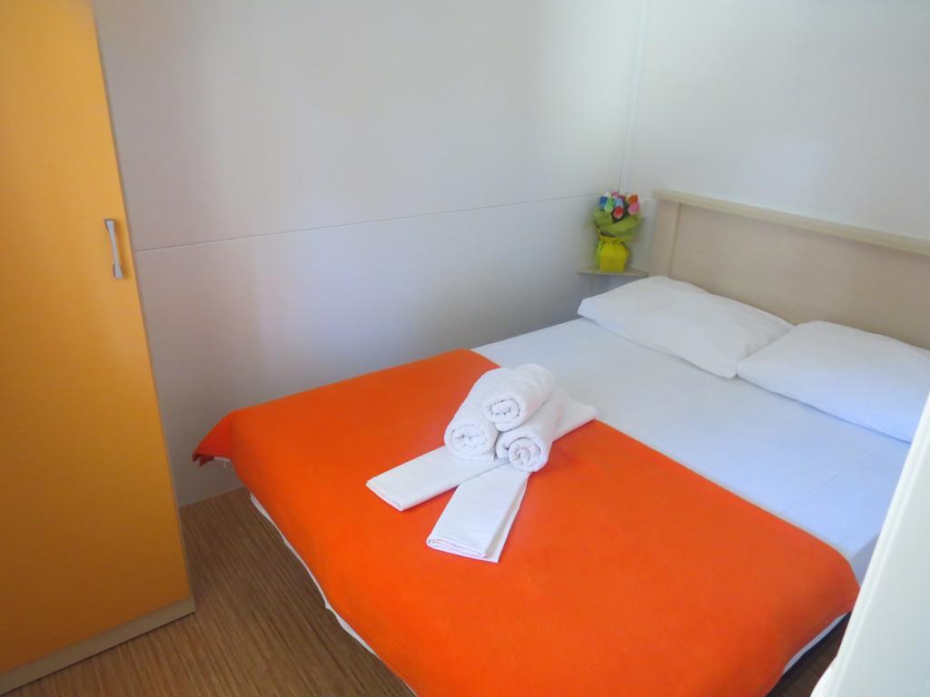 Camping Mia Bungalow & Mobile Home Биоград-на-Мору Номер фото